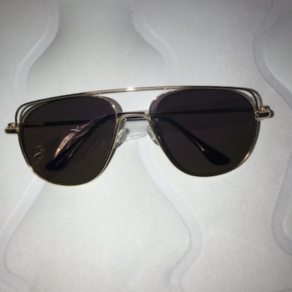 Shades - Picture 5 of 6